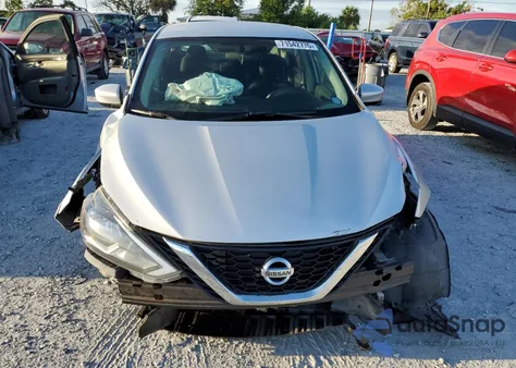 2017 Nissan Sentra S z USA, uszkodzony, nr VIN 3N1AB7AP9HL636453
